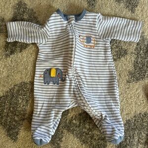 Premie onesie— only worn a couple of times. Great quality!
